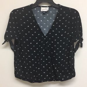 3/$35 UT cropped shirt size medium